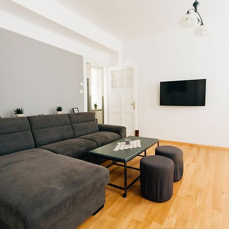 Mazuranic Square Apartment 萨格勒布 外观 照片