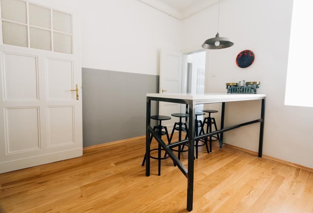 Mazuranic Square Apartment 萨格勒布 客房 照片